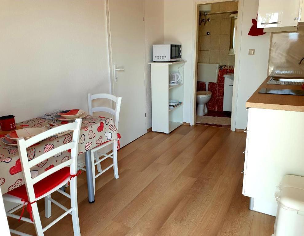 Apartments Hodanic Krk Town Exterior foto