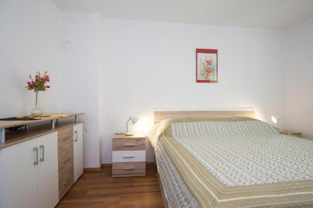 Apartments Hodanic Krk Town Exterior foto